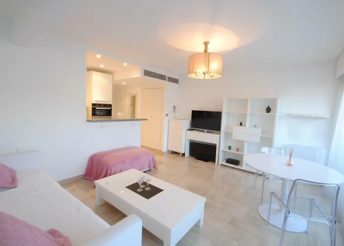 Gray D'albion 2p Liu5376 Apartment